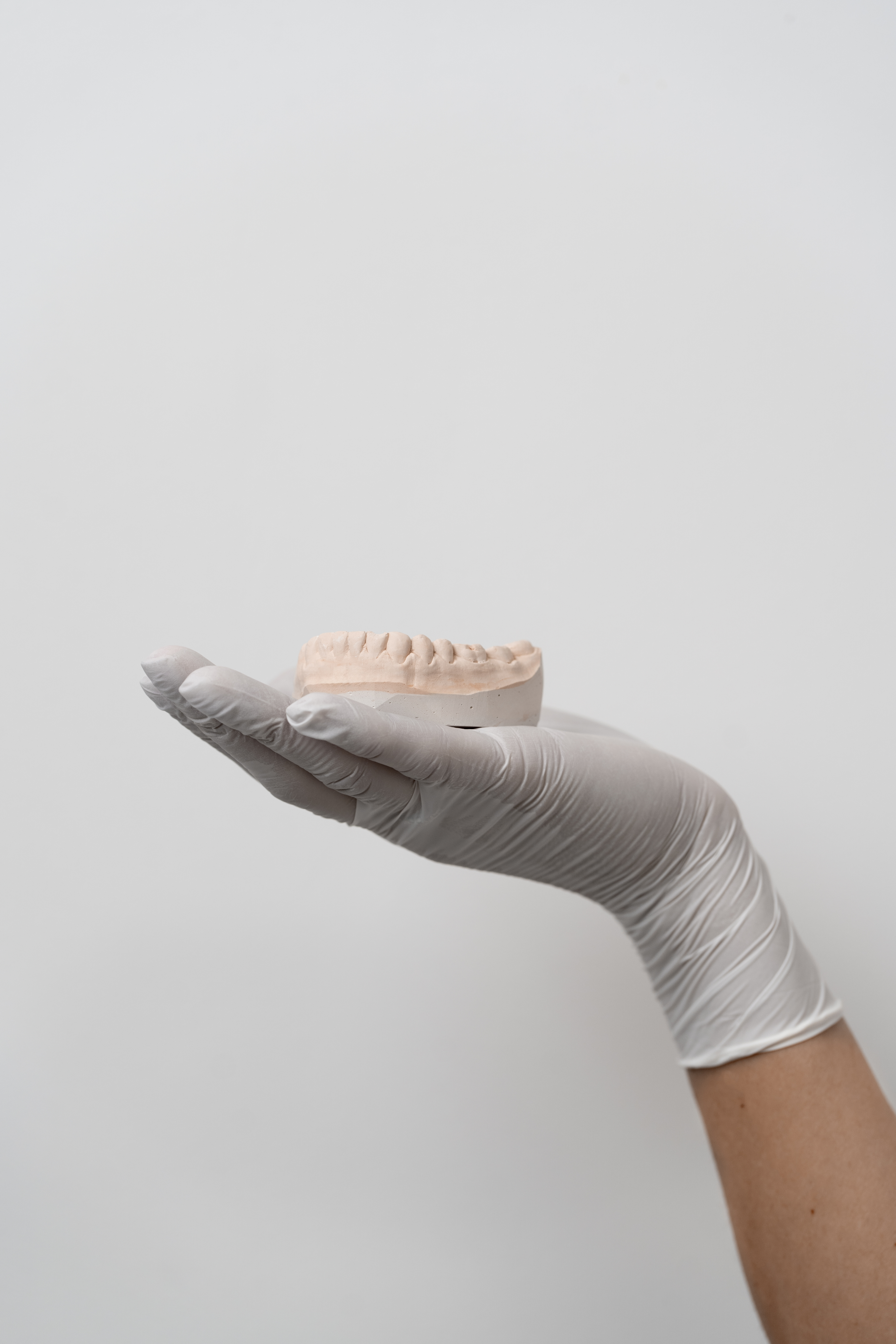 Prótesis fija y removible e implanto-prótesis